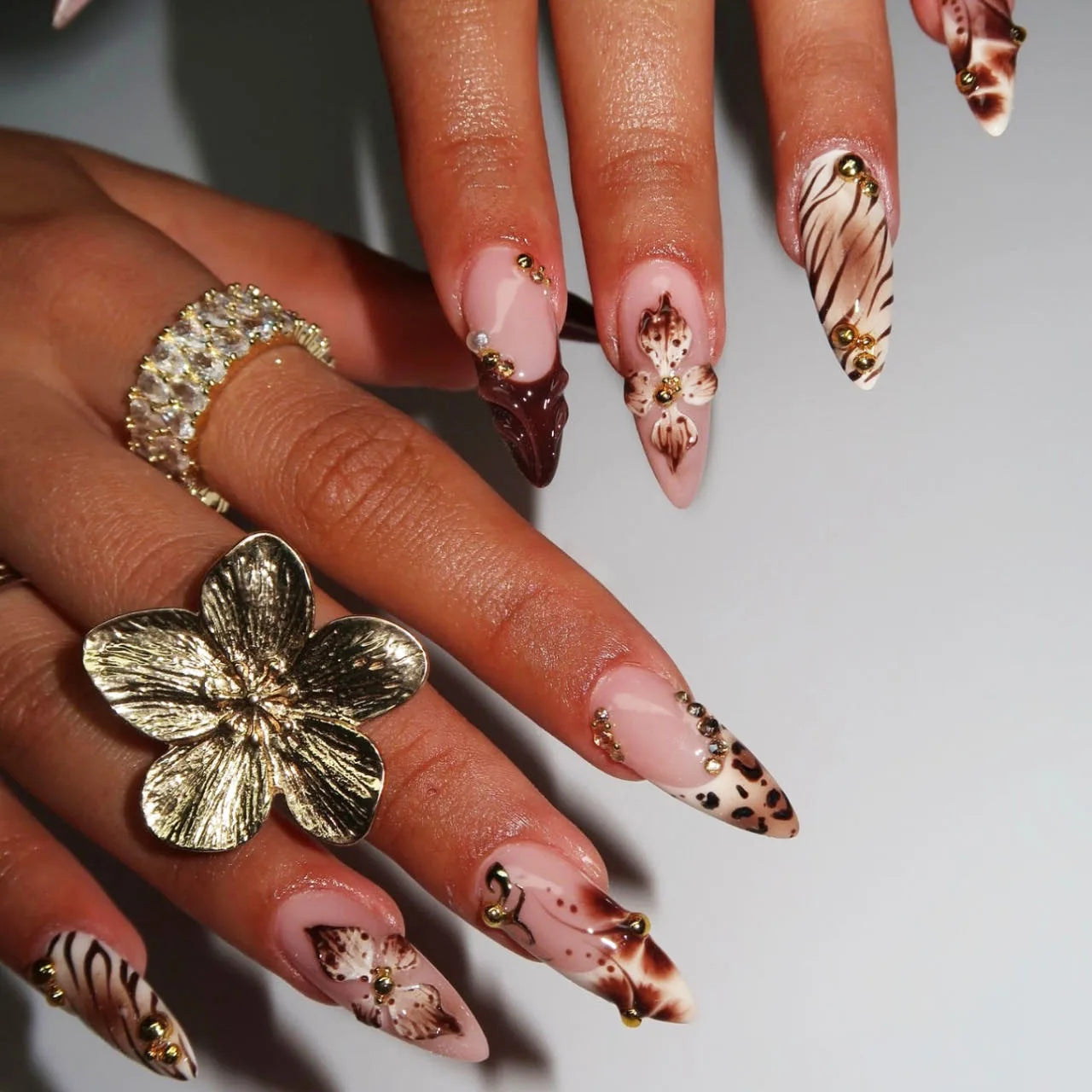 3D fake nails for women girls Gradient brown blue embossed flowers with rhinestones fall winter almond tips press on false nail