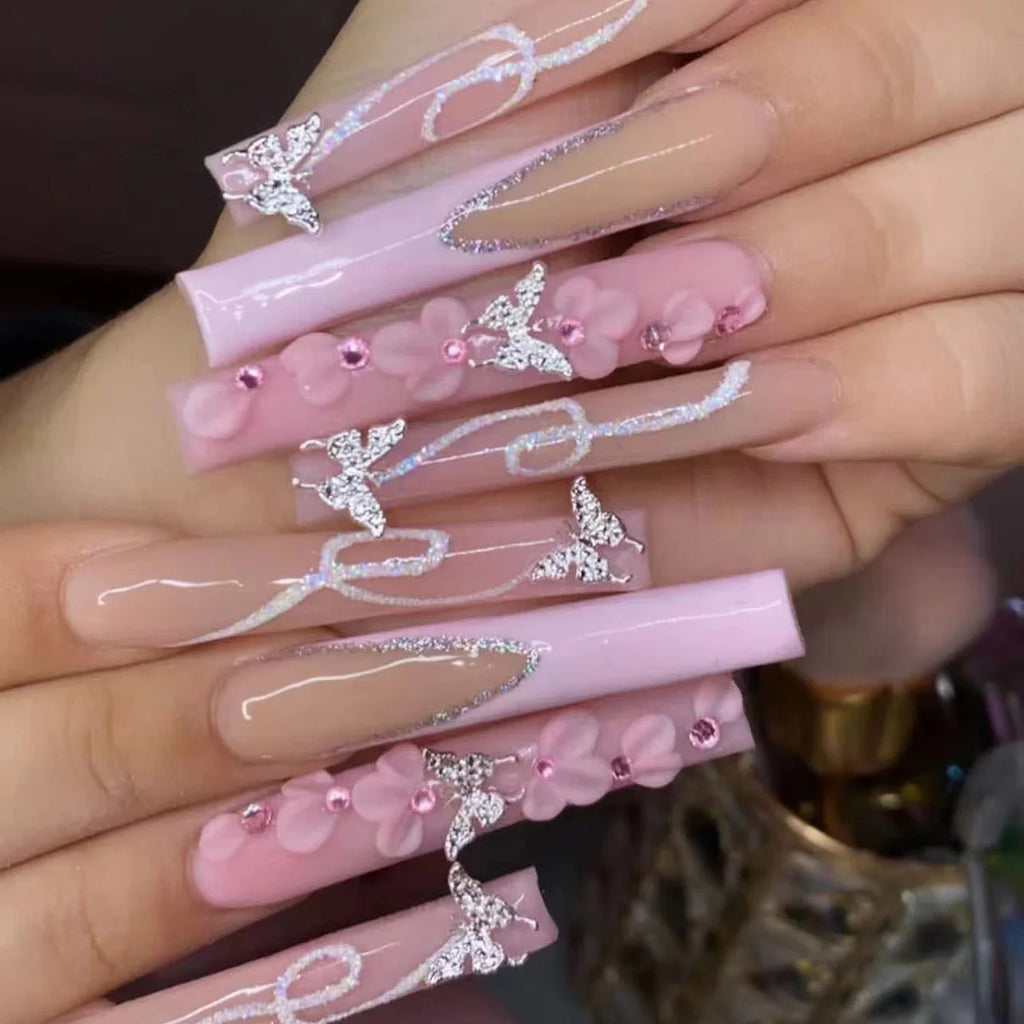 24 piezas de uñas postizas ultra largas con forma de ataúd, con diseño francés, degradado y flores, mariposa 3D, puntos, diamantes y acabado brillante.