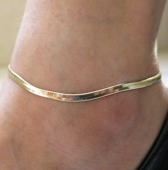 Cutesy gold chain anklet