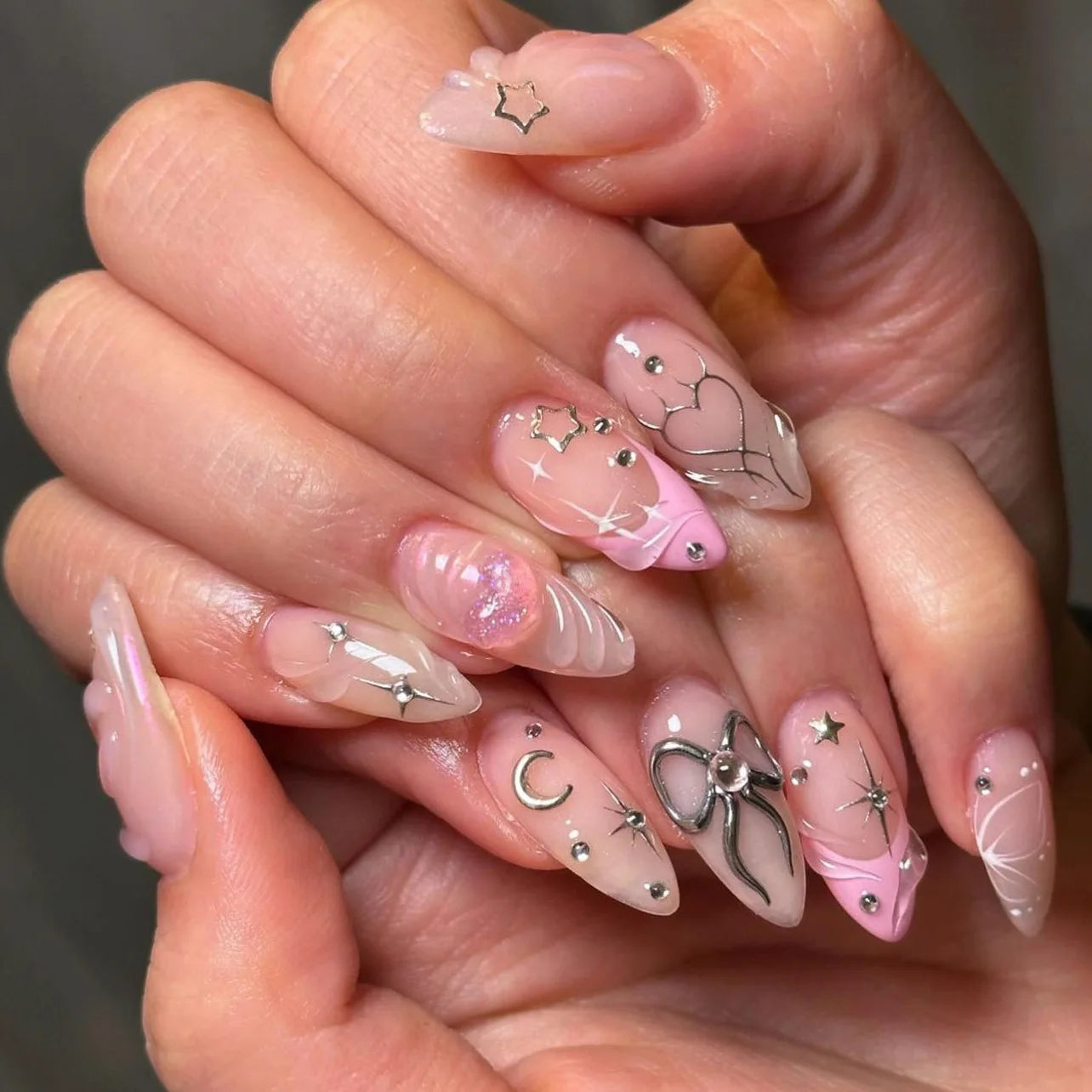 24pcs Sweet & Edgy Metallic Fake Nails 3D Silver-Plated Heart Gradient Press on Nail Almond Full Coverage Nail for Women&Girl