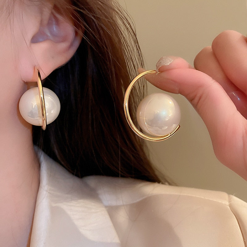 XIALUOKE Korean Fashion Design Large Round Imitation Pearl Earrings For Women Hoop Earring Elegant Daily Jewelry Pendant Gift