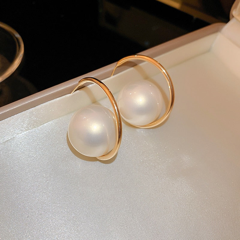 XIALUOKE Korean Fashion Design Large Round Imitation Pearl Earrings For Women Hoop Earring Elegant Daily Jewelry Pendant Gift