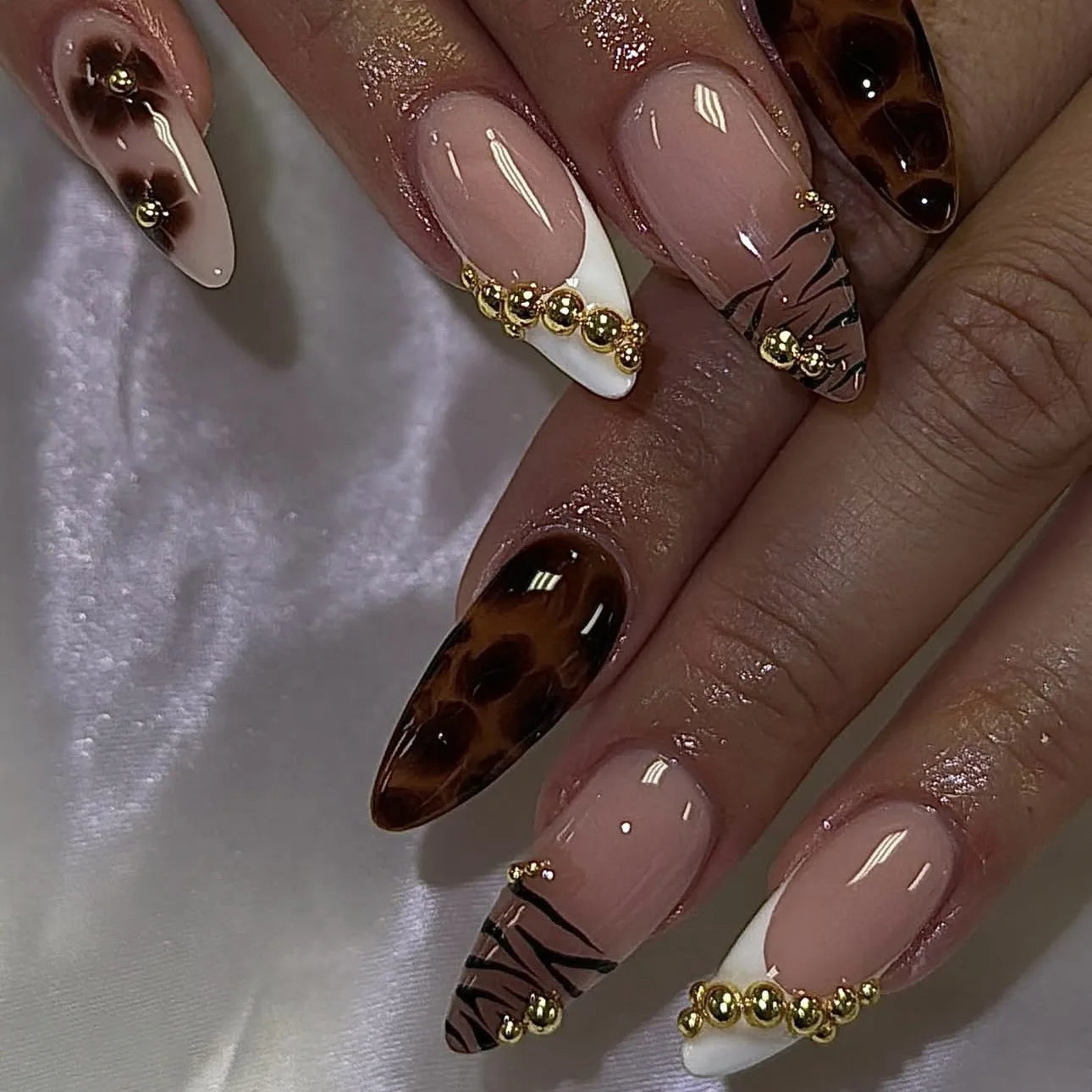 3D fake nails for women girls Gradient brown blue embossed flowers with rhinestones fall winter almond tips press on false nail